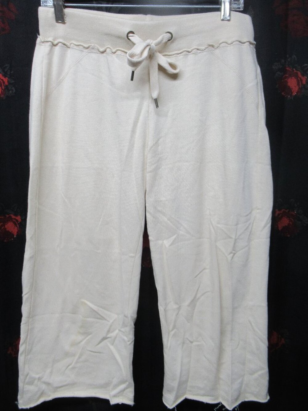 Cream Color Knit Capri